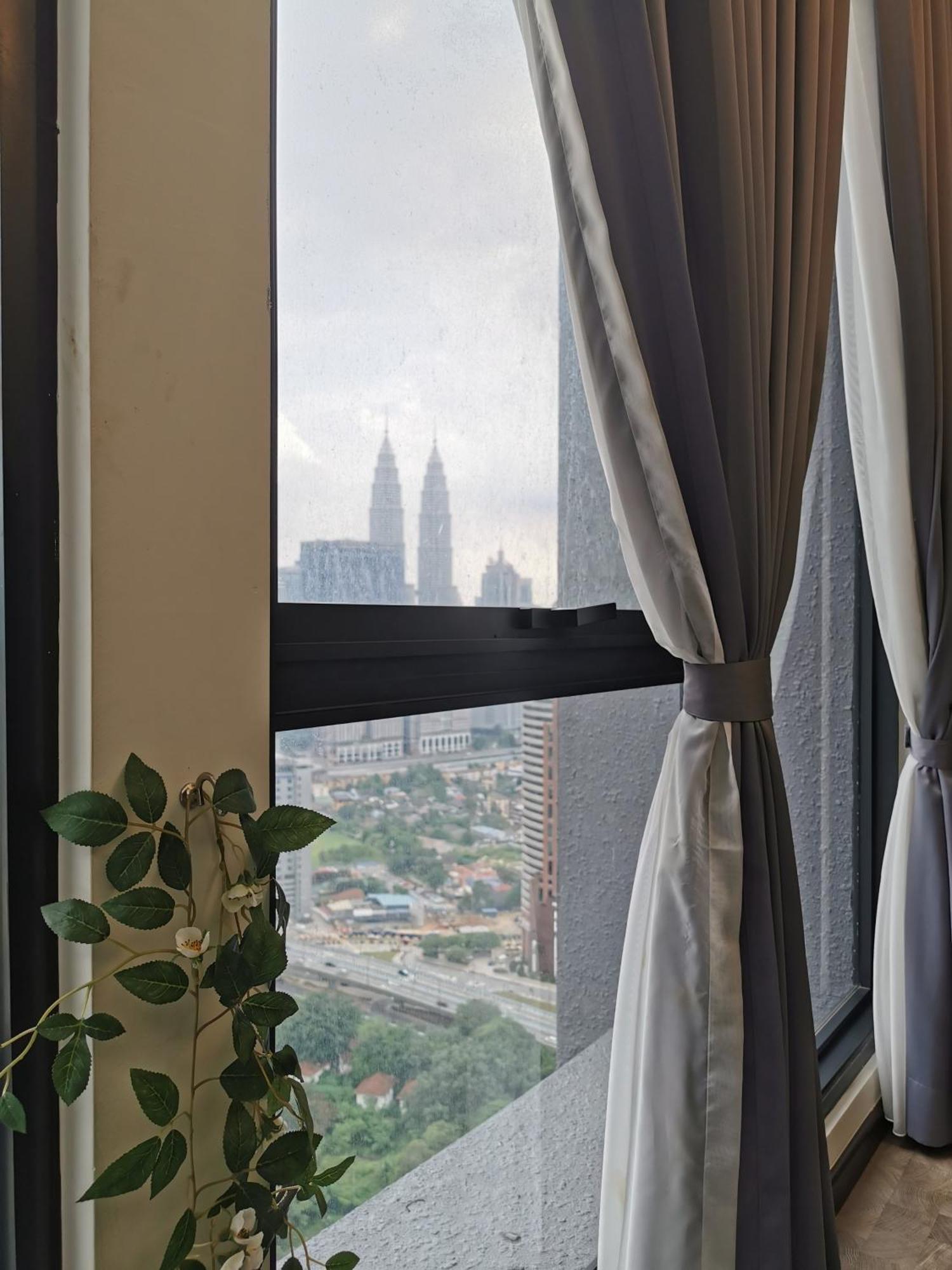 Expressionz Designer Suites Host By Aurora Premium Stay Kuala Lumpur Buitenkant foto